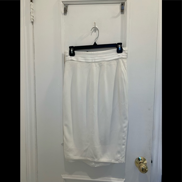 NWT Elisabetta Franchi white pencil skirt. Size 44 (M) - Picture 2 of 5